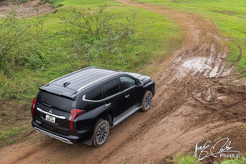 Mitsubishi Pajero Sport 2020 được nâng cấp cả về ngoại hình lẫn trang bị công nghệ.