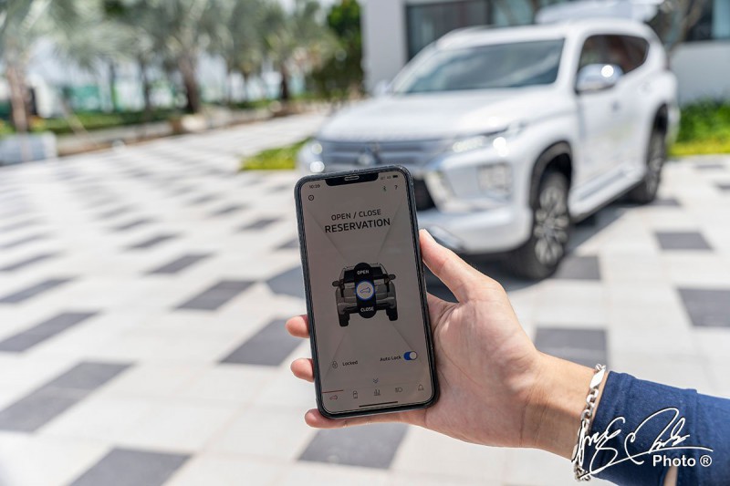 Mitsubishi Pajero Sport 2020 là mẫu xe đầu tiên trong phân khúc được trang bị ứng dụng điều khiển trên smartphone.