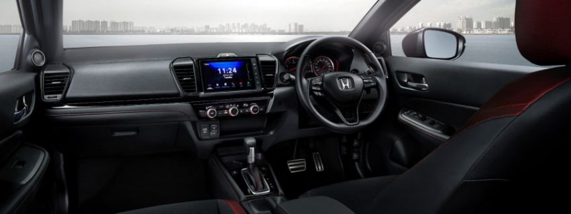 Honda City 2021 Hatchback sở hữu nội thất thân thuộc nhưng hiện đại.