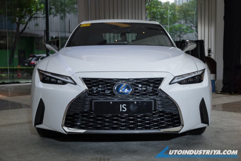 Lexus IS 2021 Premier thân thiện môi trường.