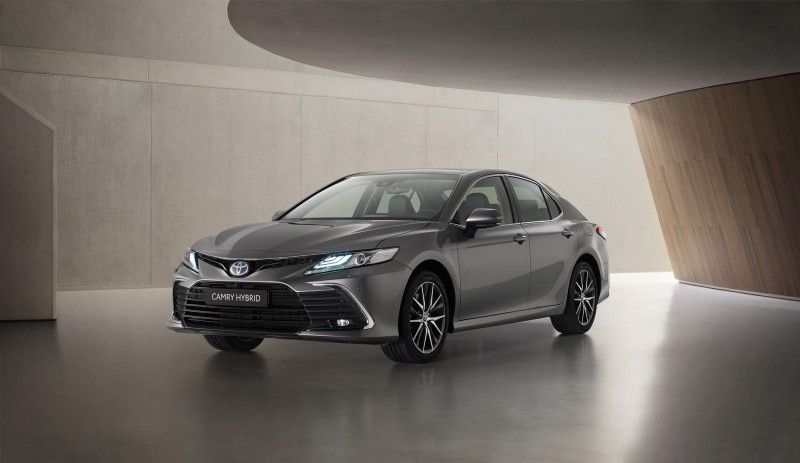 Toyota Camry Hybrid 2021 ra mắt châu Âu 1