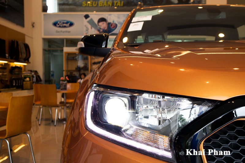 Ảnh Đèn pha xe Ford Ranger Wildtrak 2021