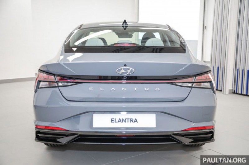 Thiết kế đuôi xe Hyundai Elantra 2021 1