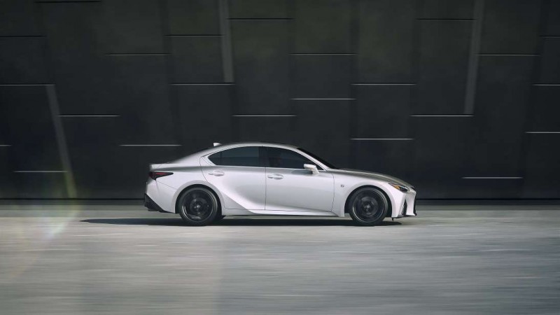 Lexus IS hội tụ nhiều đặc điểm vượt trội của mẫu sedan hạng sang 1