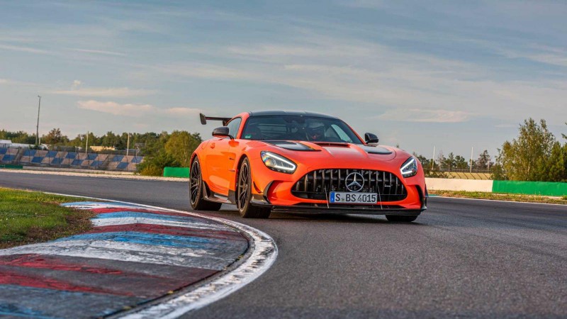 Mercedes-AMG GT Black Series 2021 báo giá khởi điểm 7,5 tỷ đồng.