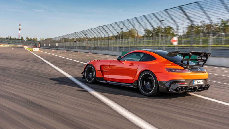 Mercedes-AMG GT Black Series 2021 sở hữu sức mạnh ấn tượng.