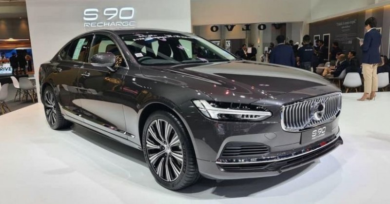 Volvo S90 Recharge 2021 nâng cấp mới ra mắt.