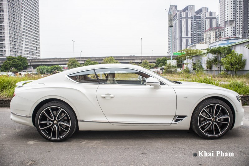 Ảnh chính diện Thân xe Bentley Continental GT 2021