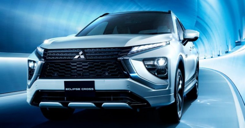 Mitsubishi Eclipse Cross 2021 có cả bản động cơ đốt truyền thống lẫn bản hybrid.