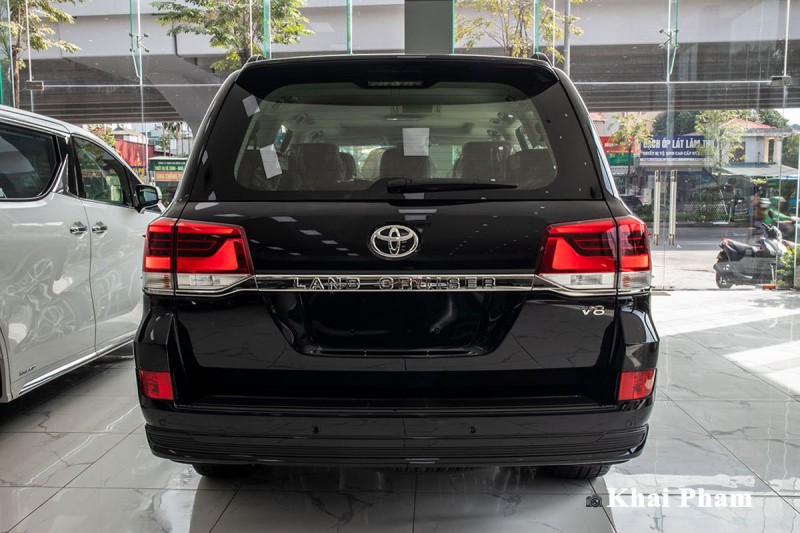 Ảnh Đuôi xe Toyota Land Cruiser 2021