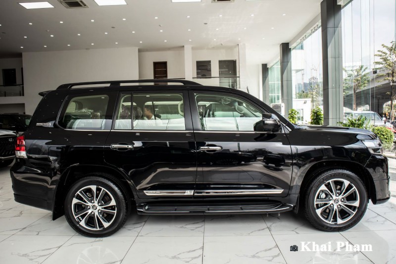 Ảnh Thân xe Toyota Land Cruiser 2021