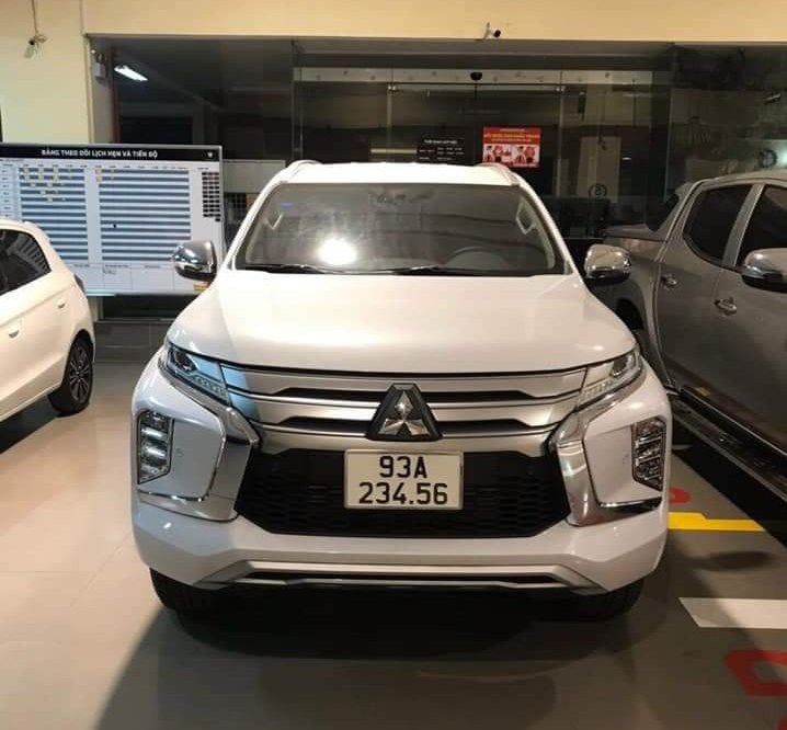 Chủ xe Mitsubishi Pajero Sport biển số tiến '23.456' hét giá tới 6,5 tỷ đồng.