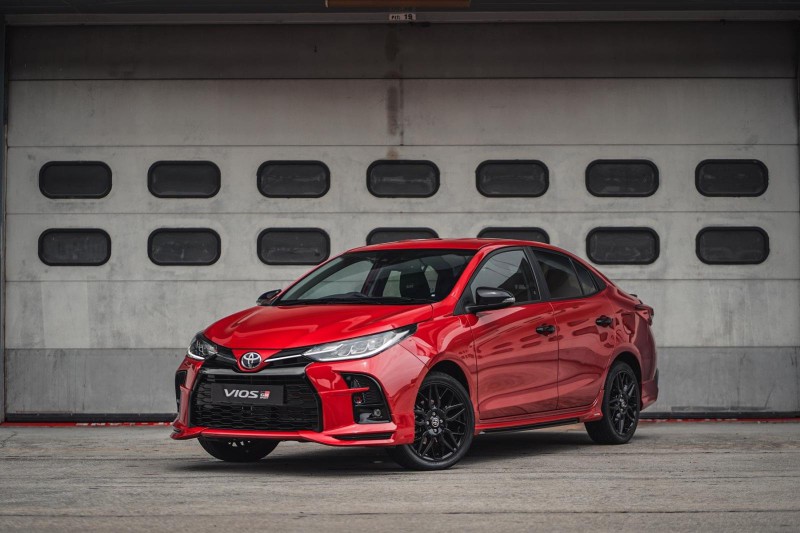 Toyota Vios 2021 GR-S ra mắt tại Malaysia.