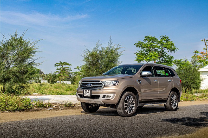 Ford Everest giảm 60-79 triệu đồng 1