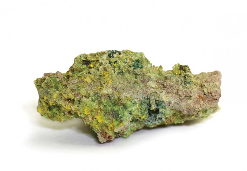 Ba khoáng vật uranium: Sklodowskite (vàng), Cuprosklodowskite (xanh lá cây) và Guilleminite (xanh lá cây đậm), từ Congo.