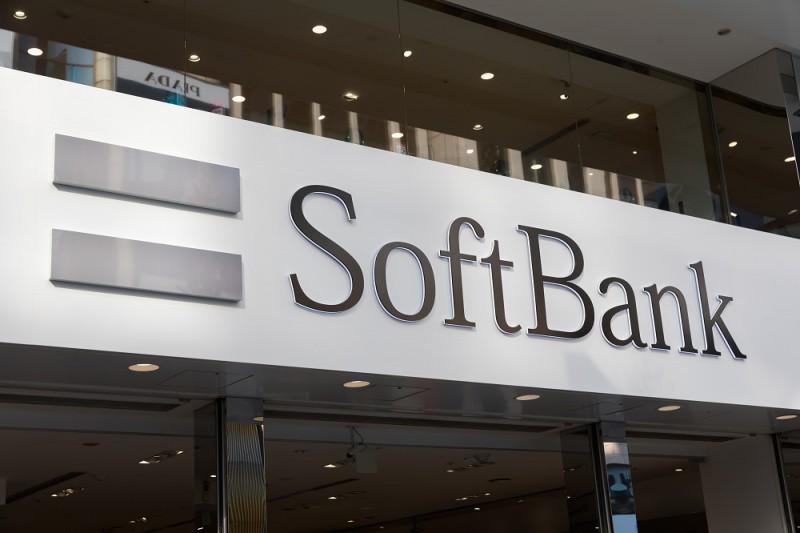 SoftBank là một tập đoàn viễn thông của Nhật Bản - Ảnh: Shutter Stock