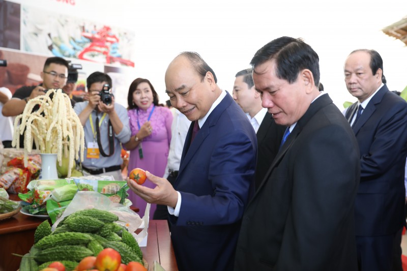 Sự kiện có sự tham gia của Thủ tướng Chính phủ Nguyễn Xuân Phúc (Ảnh: Tạp chí Nhà Quản Lý) Sự kiện có sự tham gia của Thủ tướng Chính phủ Nguyễn Xuân Phúc (Ảnh: Tạp chí Nhà Quản Lý)