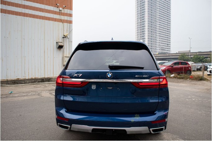 Cận cảnh xe BMW X7 2020 tại Việt Nam, xe nhập tư nhân rẻ hơn chính hãng