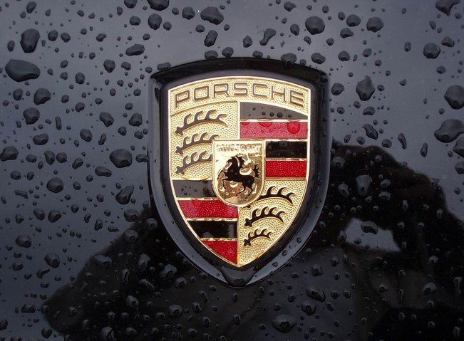 Quá trình hình thành và ý nghĩa logo xe Porsche