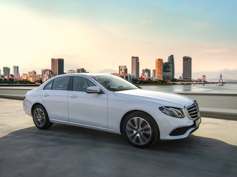 Mercedes-Benz E 200 Exclusive 2020 giá 2,29 tỷ ra mắt Việt Nam thay thế bản Sport