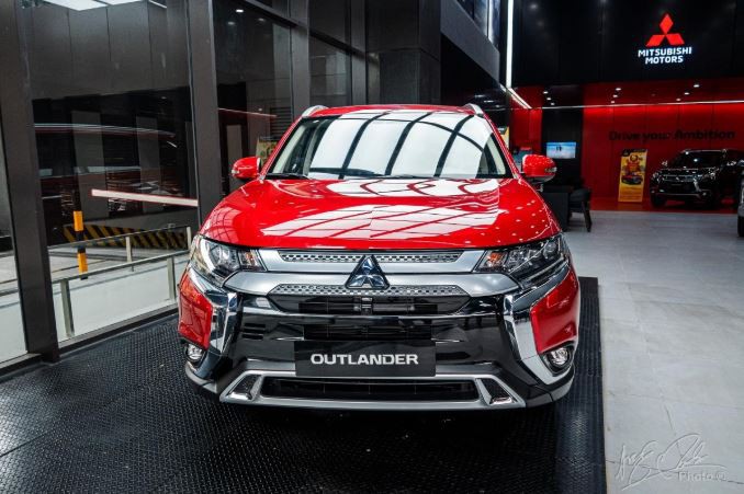 Ngoại thất xe Mitsubishi Outlander 2020 có thêm một số trang bị mới