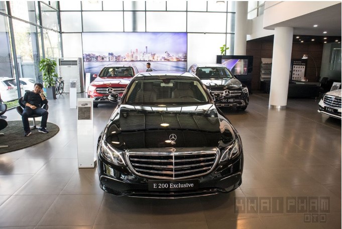 Ảnh chi tiết xe Mercedes-Benz E 200 Exclusive 2020 đầu tiên tại Hà Nội