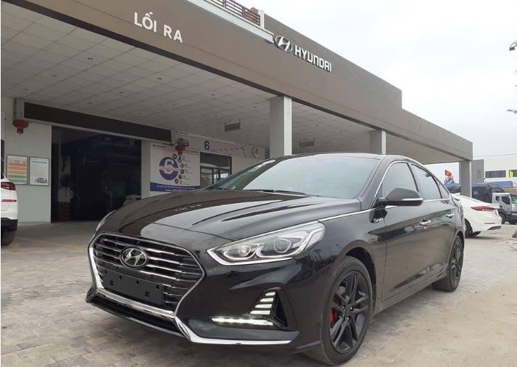 Đây là Hyundai Sonata 2018 mới về Việt Nam - Ảnh: Sơn Bạch