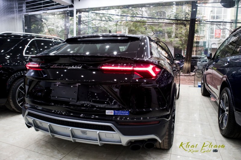 Chi tiết xe Lamborghini Urus Black Edition 2020 đầu tiên tại Việt Nam, chủ nhân mua xe với mục đích ý nghĩa