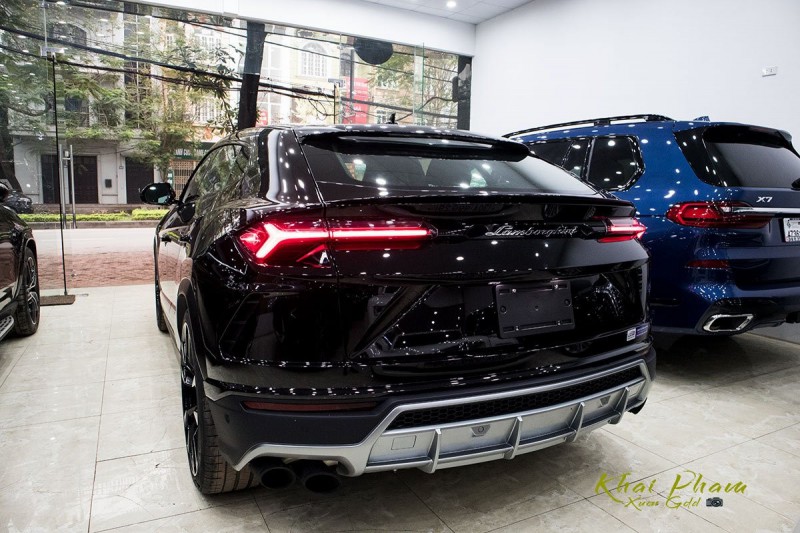 Ngắm bộ ảnh chi tiết xe Lamborghini Urus Black Edition 2020 đầu tiên tại Việt Nam