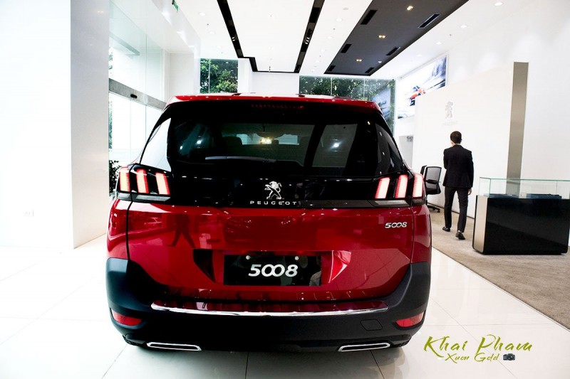 Peugeot 5008 Active 2020 không còn giá nóc.