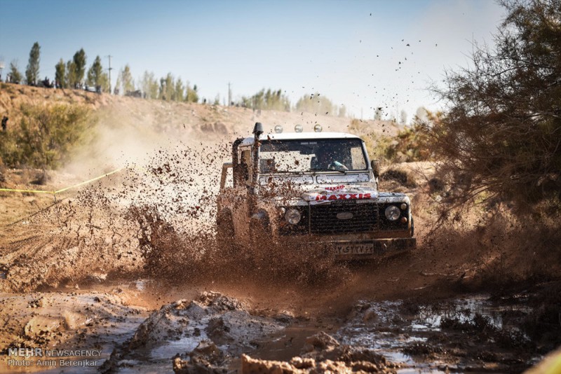 Chế độ lái 4WD lý tưởng khi off-roading. (Ảnh: Amin Berenjkar).