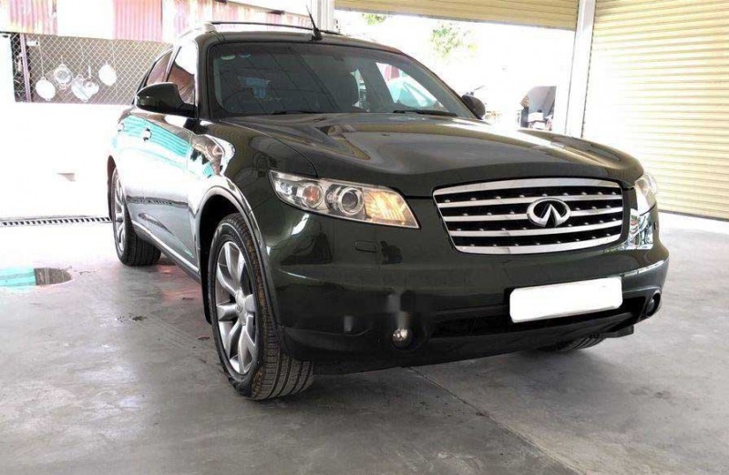 "Khủng long mặt đất" Infiniti FX35 đời 2005 có giá chưa đến 500 triệu đồng.