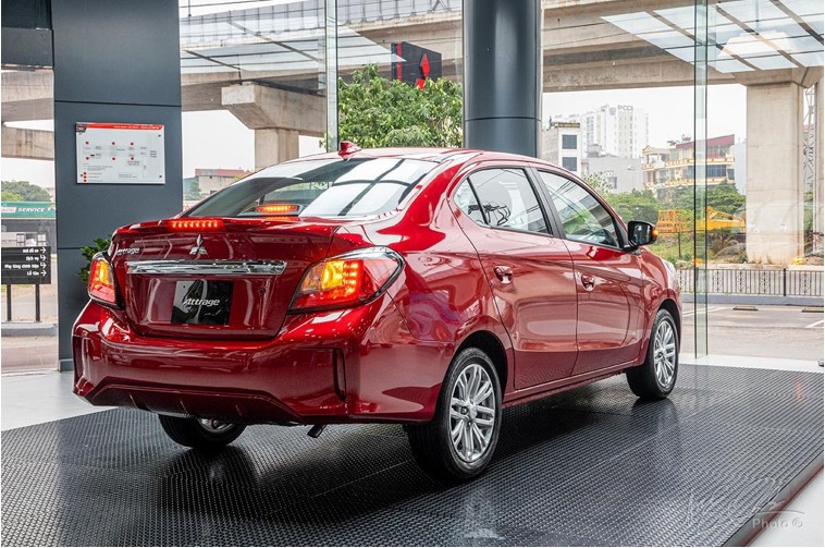 Thiết kế đuôi xe Mitsubishi Attrage 2020 thể hiện sự cá tính và mạnh mẽ.