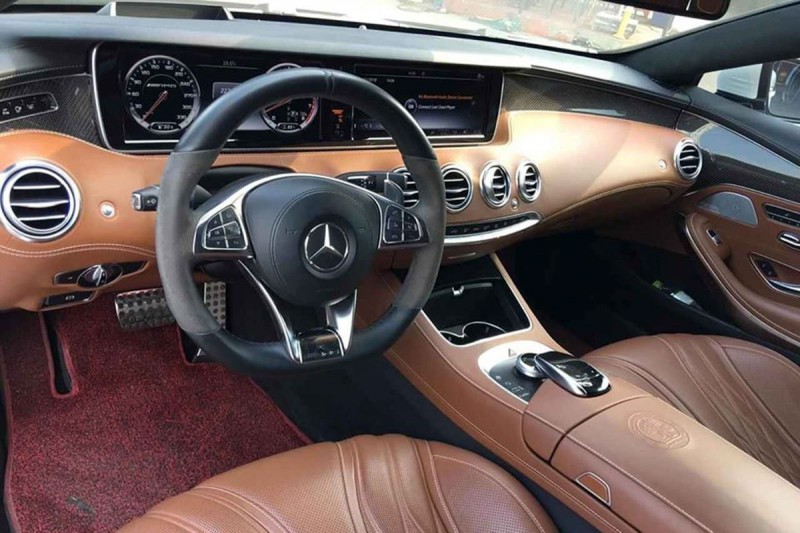 Mercedes-Benz S63 Coupe 4Matic có nội thất thể thao.