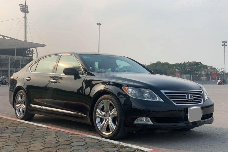 Lexus LS460L đời 2009 đang được rao bán 1,15 tỷ đồng.