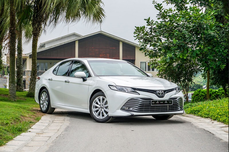 Mẫu sedan hạng D Toyota Camry.