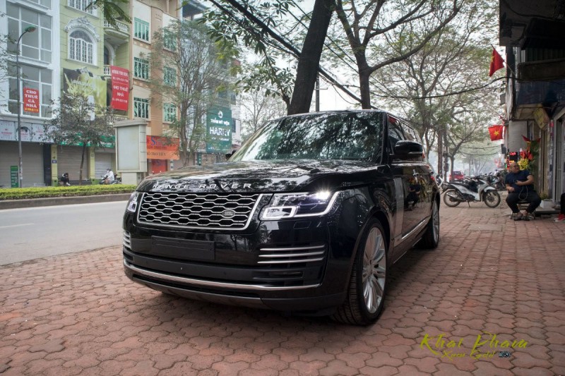 Range Rover SVAutobiography LWB nhập khẩu tư nhân.