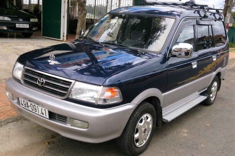 Toyota Zace.