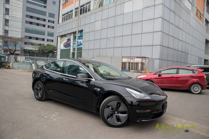 Tesla Model 3 - Chiếc xe hơi điện tương lai.