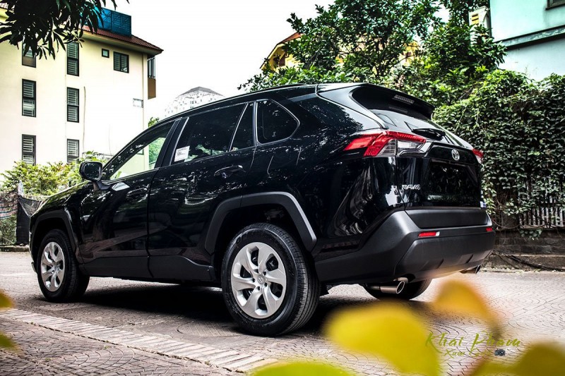 Toyota RAV4 2020 hấp dẫn nhiều khách hàng.