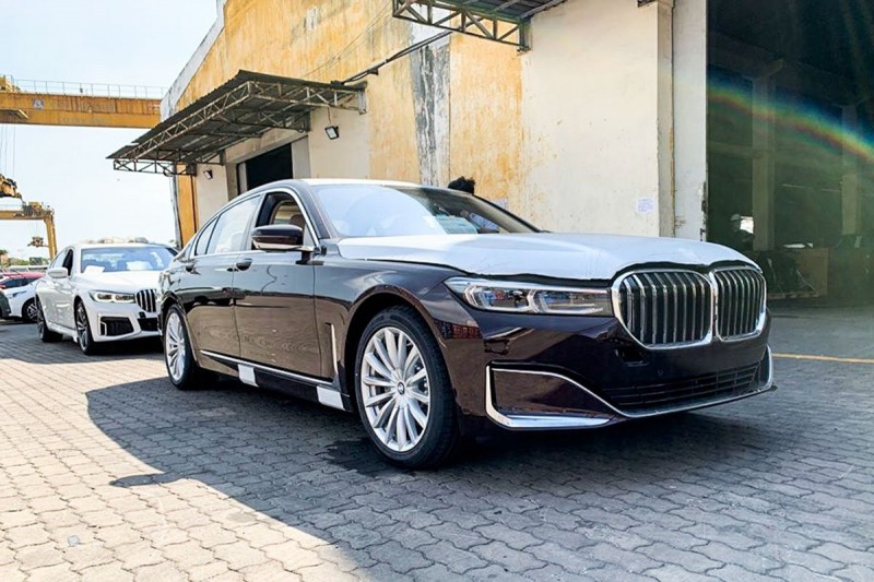 BMW 7-Series đã cập cảng.