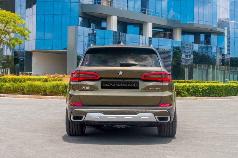 Thiết kế đuôi xe BMW X5 2020.