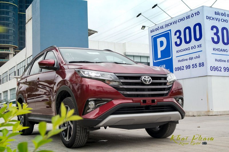 Toyota Rush là chiếc MPV lai SUV.