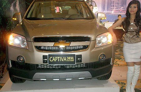 Chevrolet Captiva máy dầu xuất hiện tại Việt Nam năm 2009.