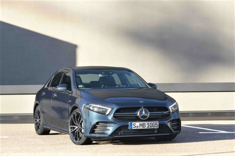 Mercedes-AMG A 35 4MATIC sedan mới ra mắt Việt Nam.