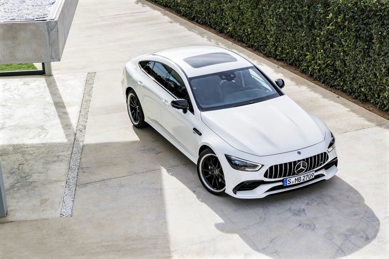 Mercedes-AMG GT 53 4MATIC+ 4 cửa Coupe mới ra mắt Việt Nam.