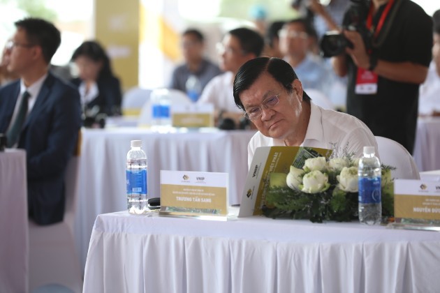 Nguyên Chủ tịch nước Trương Tấn Sang tới dự Lễ khởi công Khu công nghiệp Việt Phát. Ảnh: Tạp chí Nhà Quản Lý.