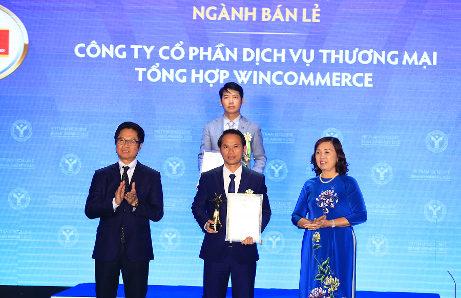wincommerce-duoc-vinh-danh-trong-top-10-thuong-hieu-manh-2022-nhom-nganh-ban-le-1665646064.png