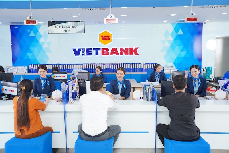 3-vietbank-canh-giao-dich-1682399651.JPG