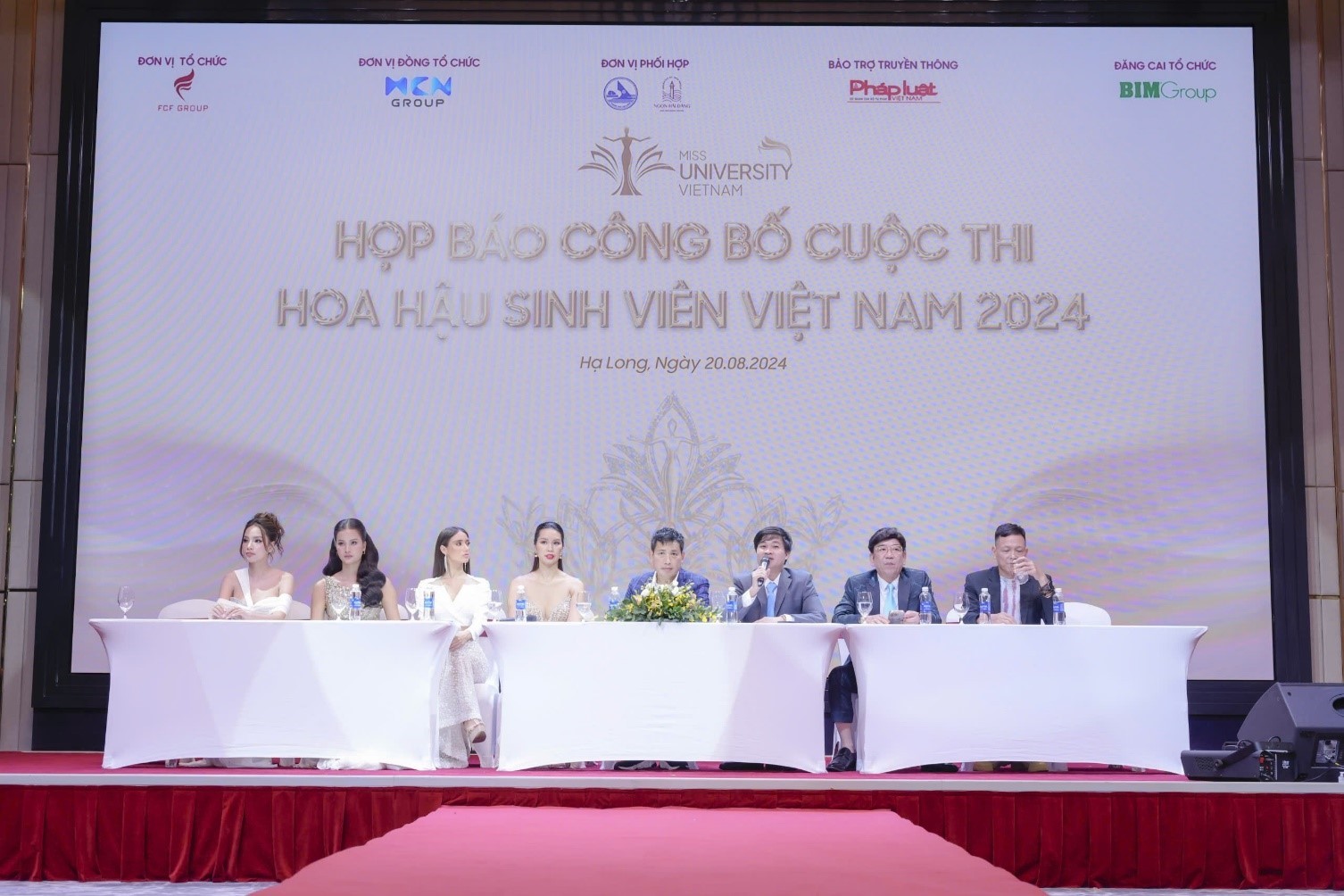 hoa-hau-sinh-vien-viet-nam-2024-pld-1724208138.jpg